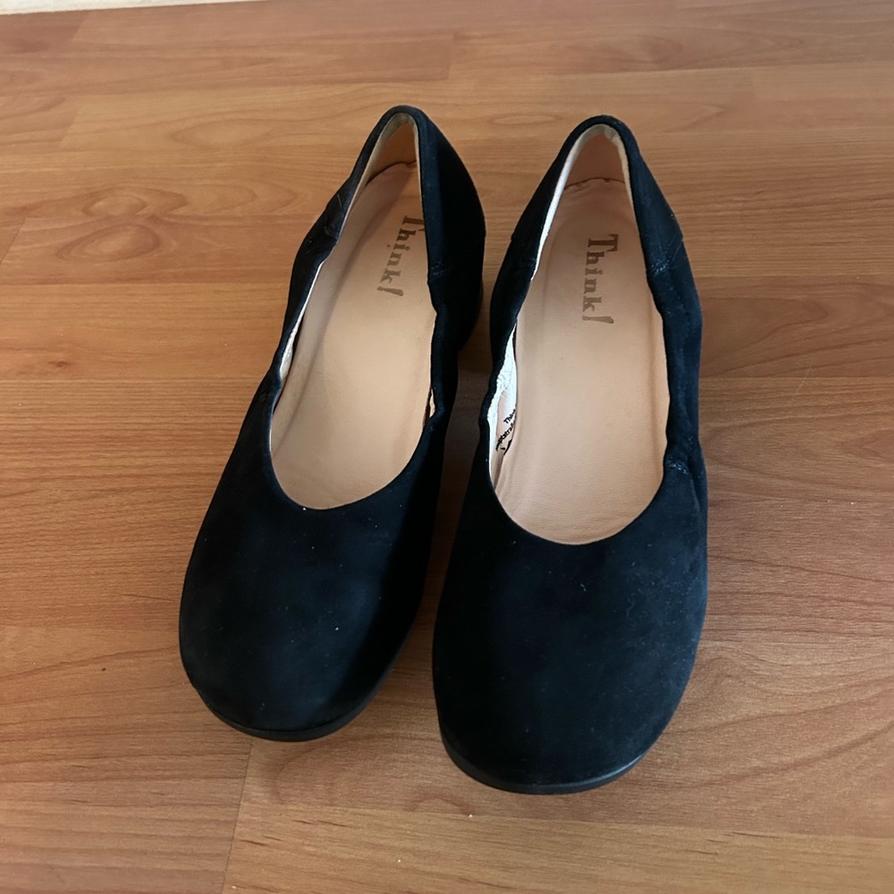 Think! Women's Black Suede Pumps Heels - Picture 13 of 14